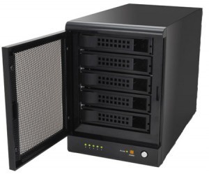 RAID چیست و چرا انتخاب اشتباه آن میتواند آینده ذخیرهسازی سازمان شما را نابود کند؟ 5 2 2